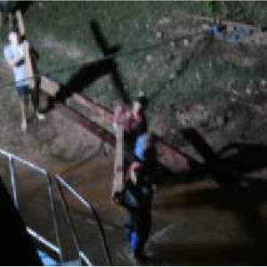 Éjjeli cipekedés árnyéka a kereszt: az áldozat szimbóluma ma, élőben, gyakorlatban Éjjeli cipekedés árnyéka a kereszt: az áldozat szimbóluma ma, élőben, gyakorlatban